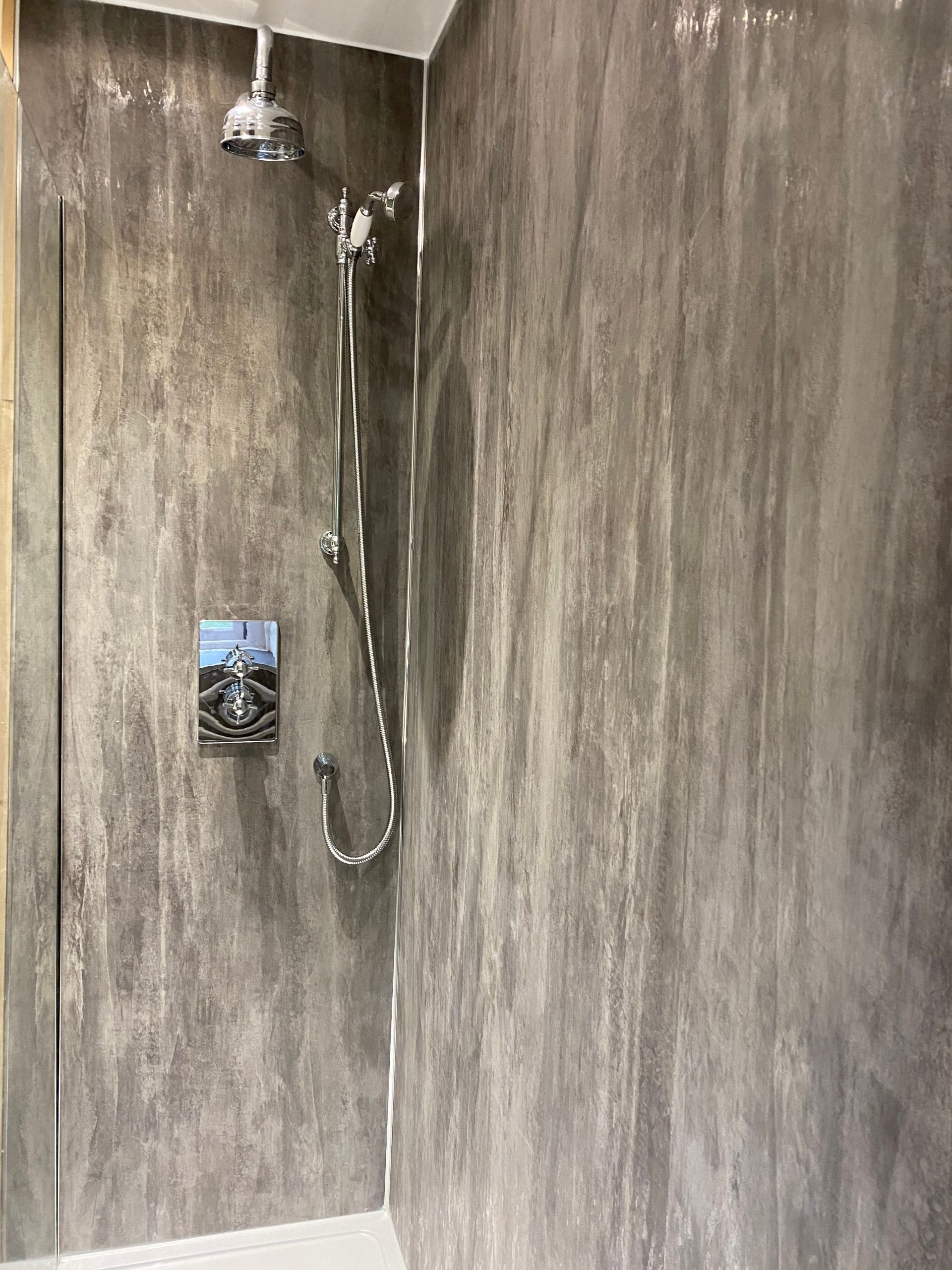 Martin Thomas Whaley bridge - showerroom